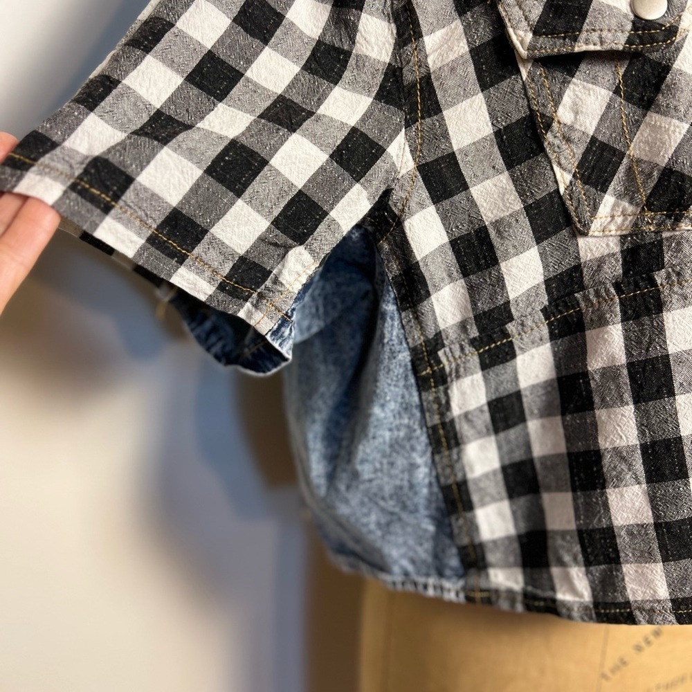 Anthropologie black & white buffalo plaid short sleeve blouse with zipper med. - Picture 3 of 7